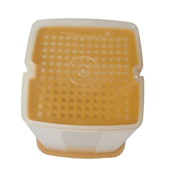 Tupperware Pick A Deli Yellow Clear Pickle Keeper Square Container 3 Piece - Picture 5 of 5